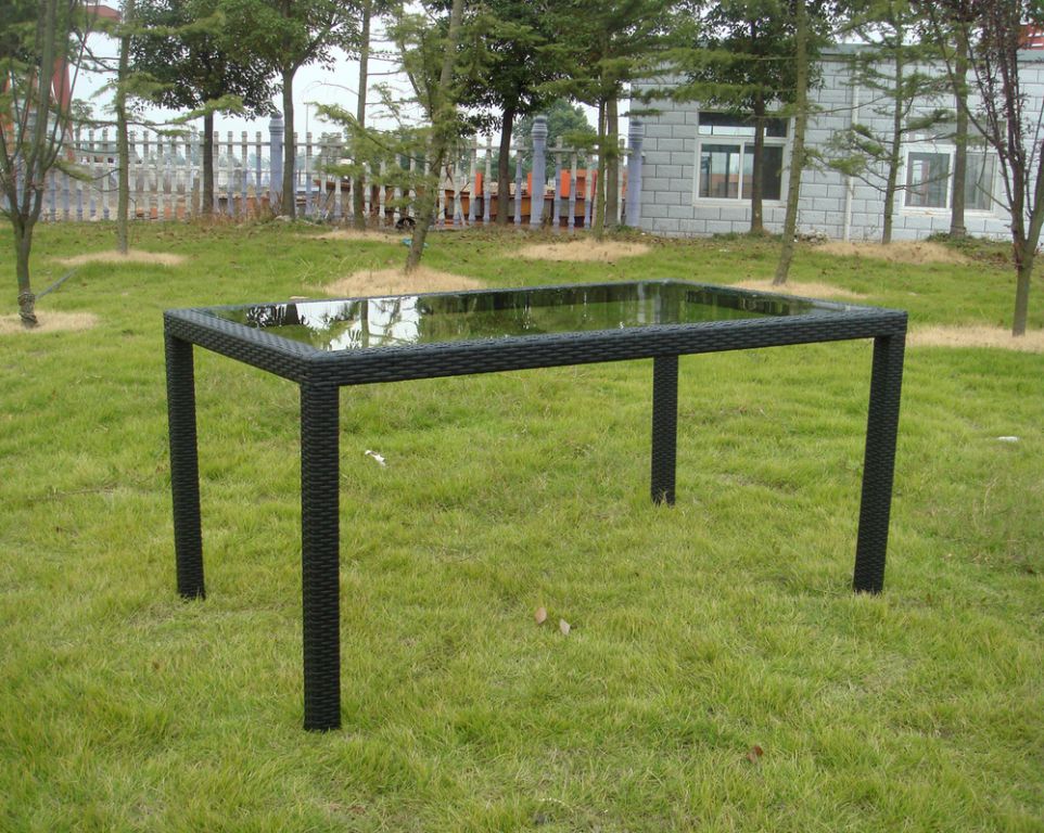 Zahradní stolek RATAN se skleněnou deskou 150x90cm