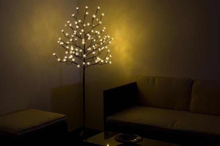 Vianočná dekorácia - svetelný strom, 150 cm, 96 LED
