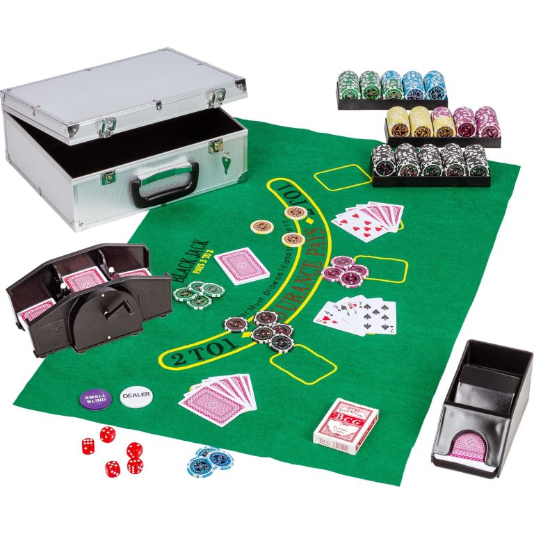 Fotografie GamesPlanet® Ultimate Poker set, 300 žetonů + míchačka karet