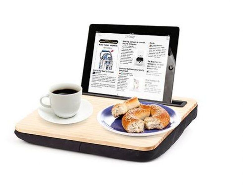 Dřevěný stolek na tablet