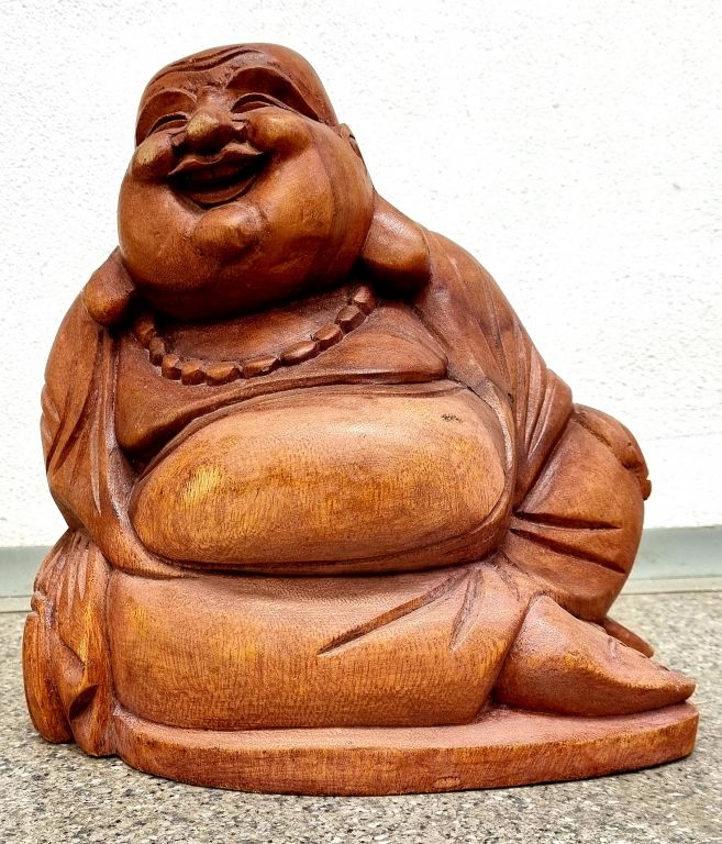 Dřevěná socha Buddha relax, 27 cm