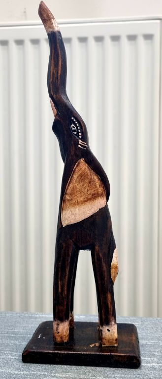 Dřevěná socha slon, 30 cm MIX dekorů
